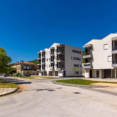 Apartment Seafront Andrijana