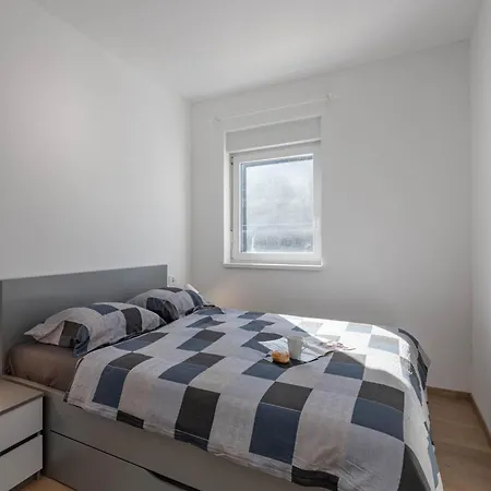 Seafront Andrijana - Happy Apartment *