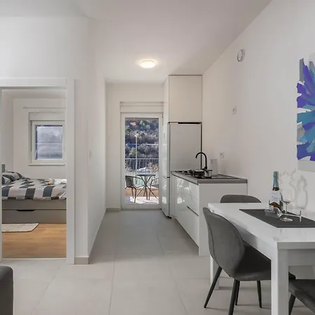 Seafront Andrijana - Happy Apartment Plomin