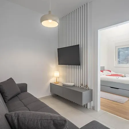 Apartment Seafront Andrijana - Happy Plomin