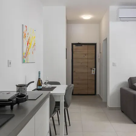 Apartament Seafront Andrijana - Happy Plomin
