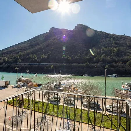 Seafront Andrijana - Happy Apartment Plomin