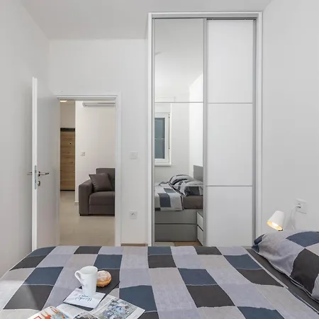 Apartment Seafront Andrijana - Happy *