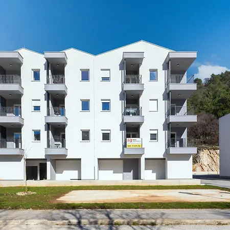 Seafront Andrijana - Happy Apartment